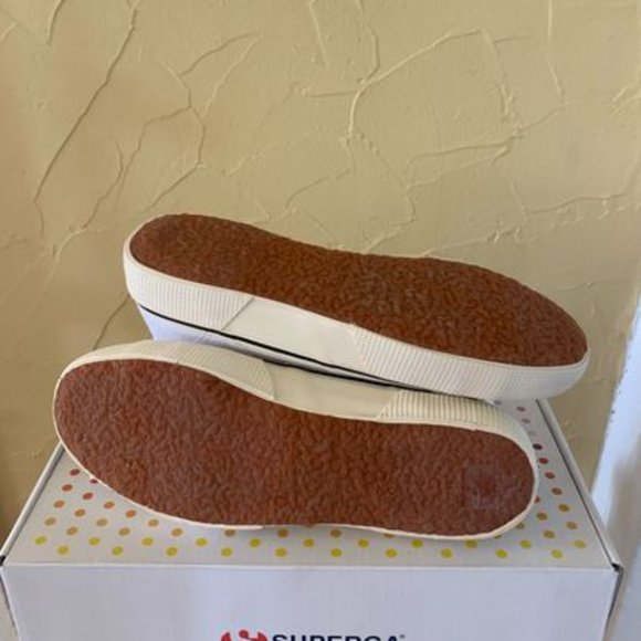 Superga High Tops, White Sneaker NWT - Picture 4 of 6